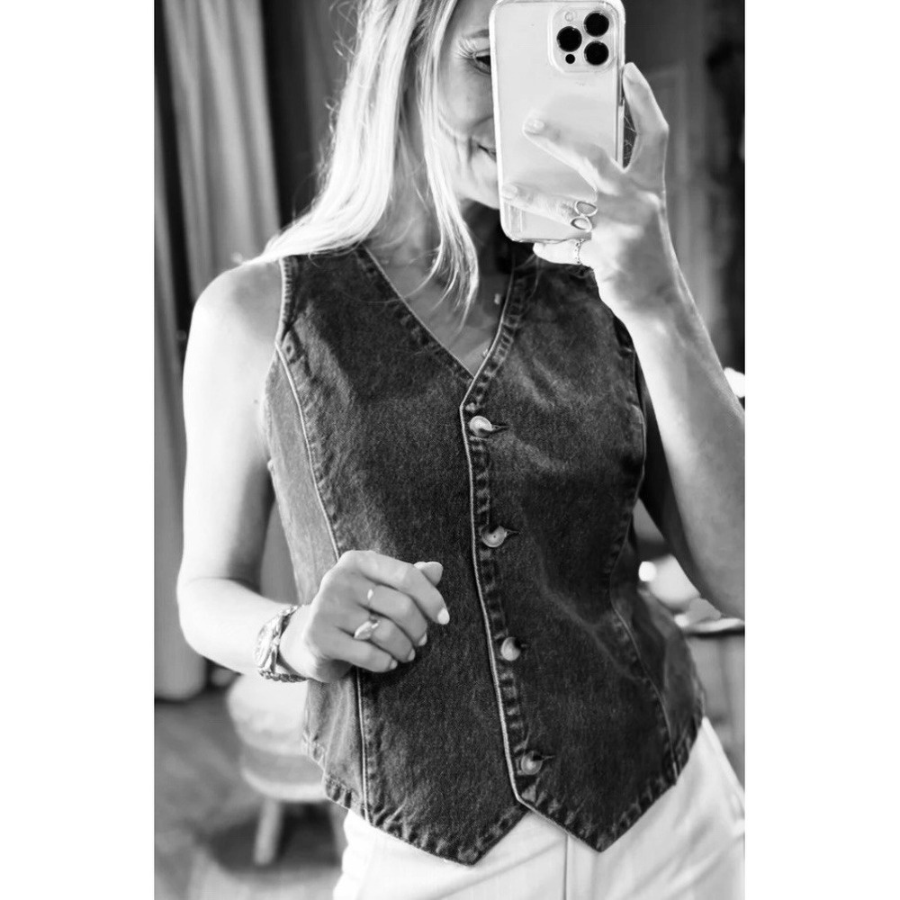 Listicle women's black jean denim vest. Size Small. 100% Cotton